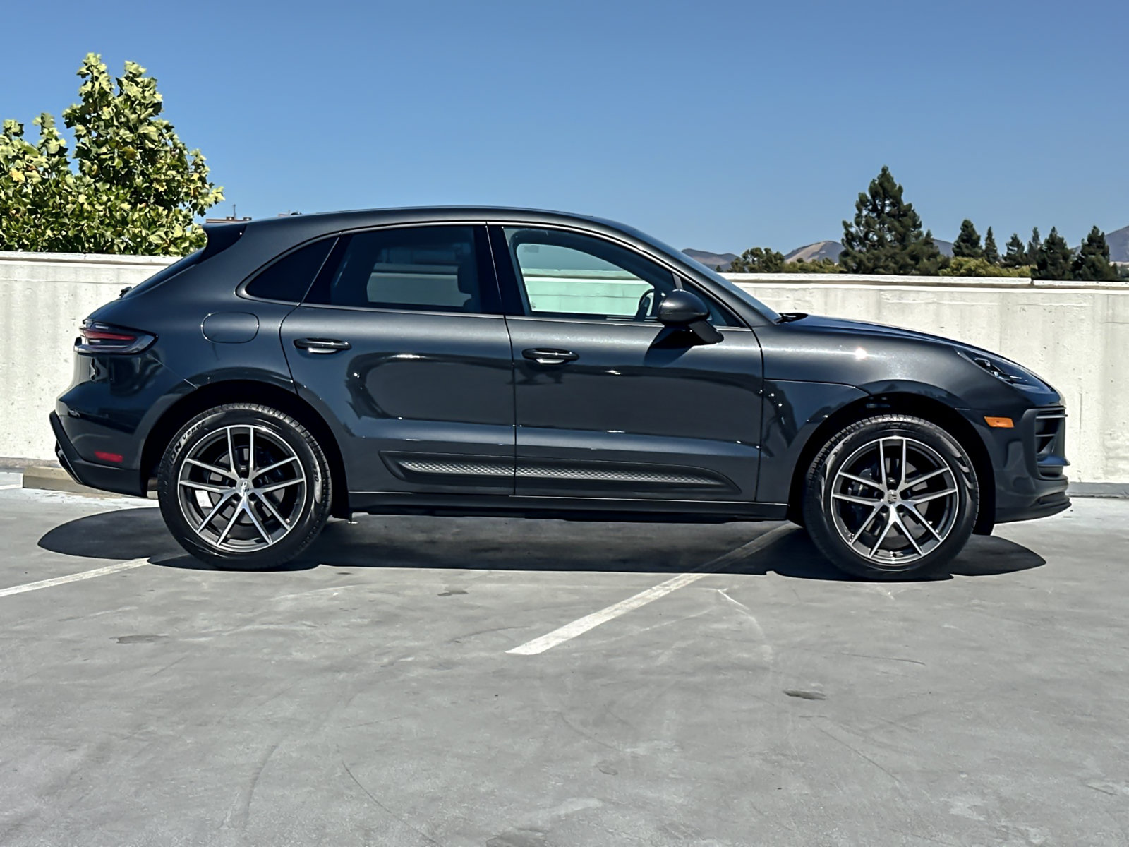 Certified 2026 Porsche Macan AWD/4WD image 10