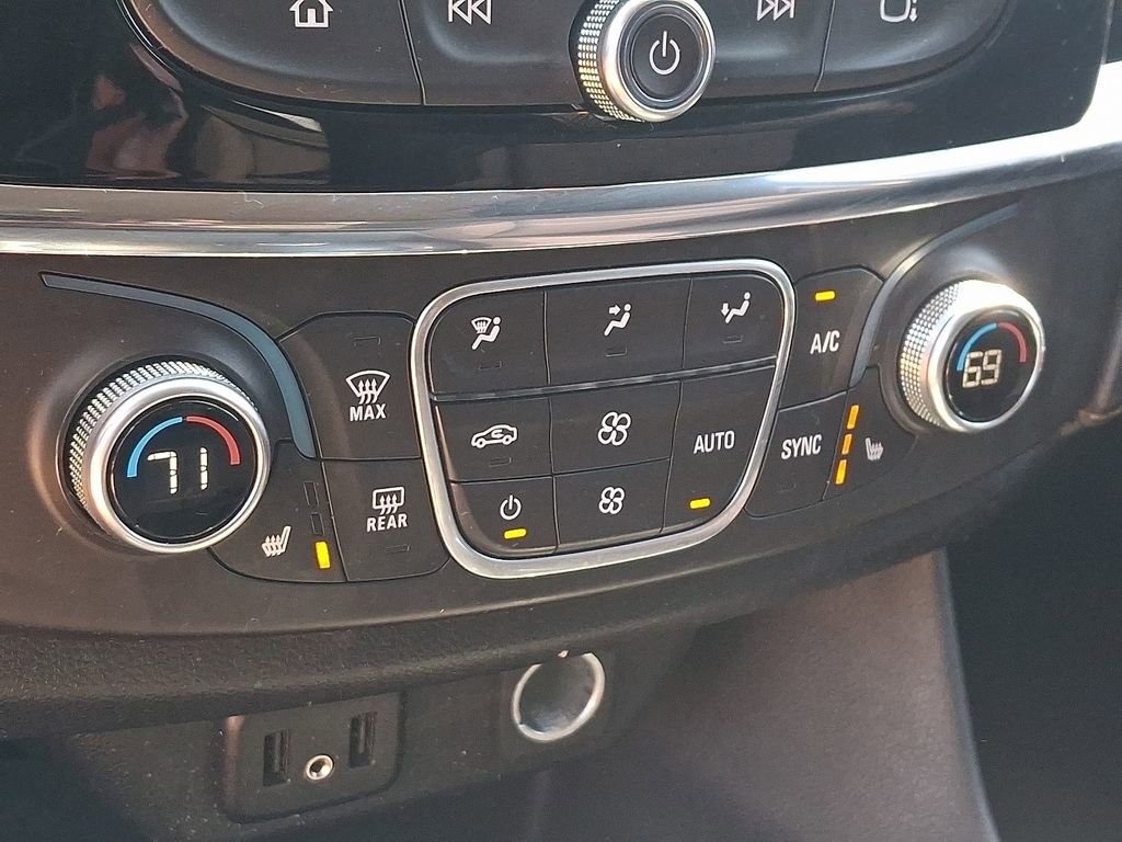 Used 2018 Chevrolet Traverse LT AWD/4WD image 17