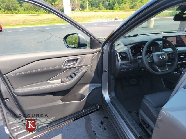New 2026 Nissan Rogue Platinum w/ Platinum Premium Package AWD/4WD image 9