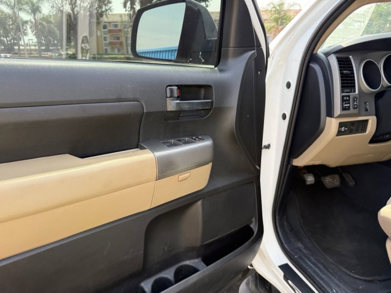 Used 2013 Toyota Tundra 2WD CrewMax w/ Tow Pkg image 18