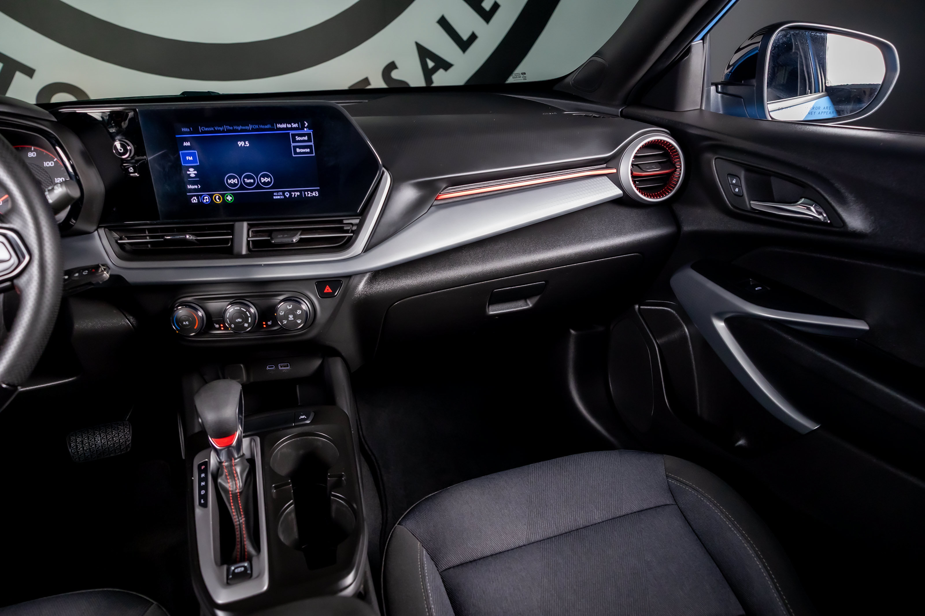 Used 2024 Chevrolet Trax RS FWD image 8