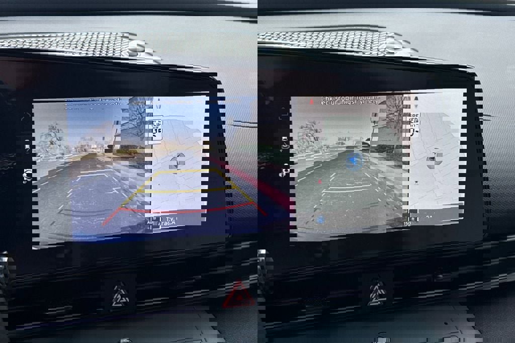 Used 2025 Hyundai Elantra Limited image 17