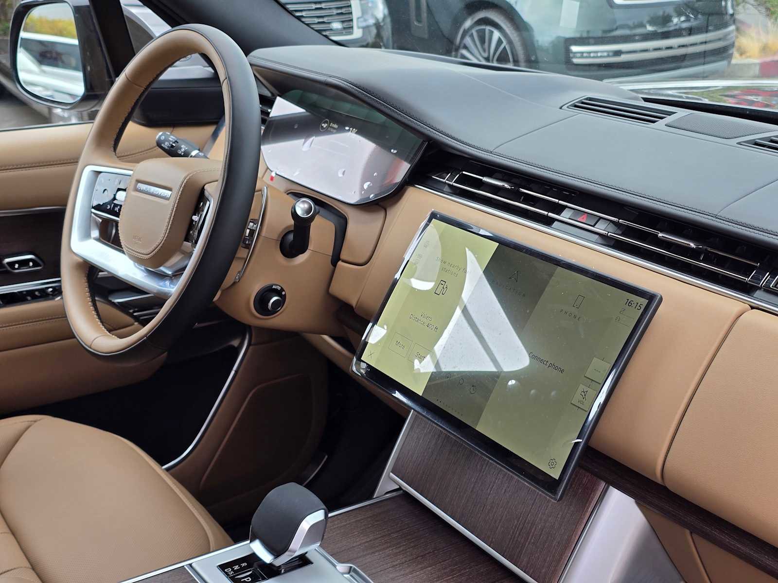 New 2025 Land Rover Range Rover SE image 10