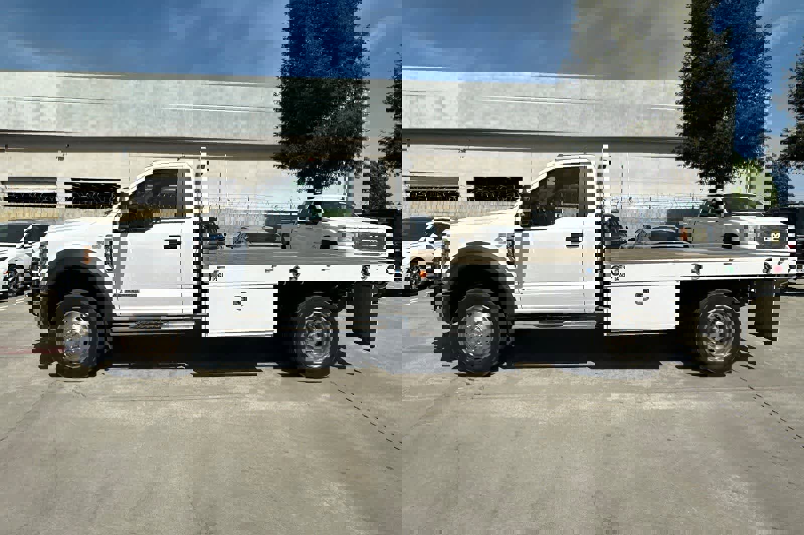 Used 2019 Ford F550 2WD Regular Cab Super Duty image 4