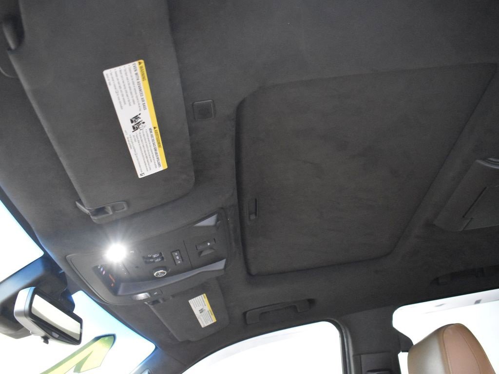 Used 2017 Cadillac Escalade Platinum image 24