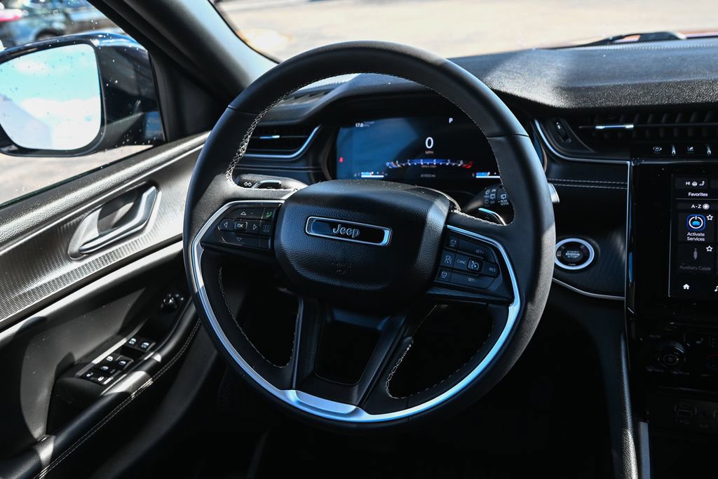 Used 2023 Jeep Grand Cherokee L Laredo image 34