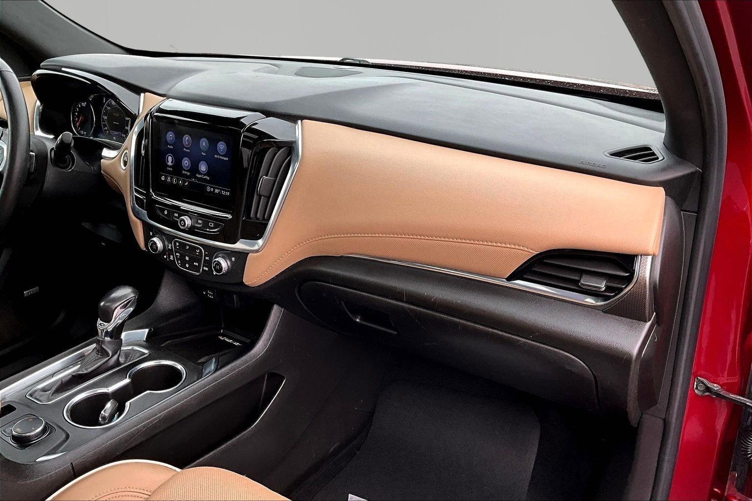 Used 2022 Chevrolet Traverse Premier image 28