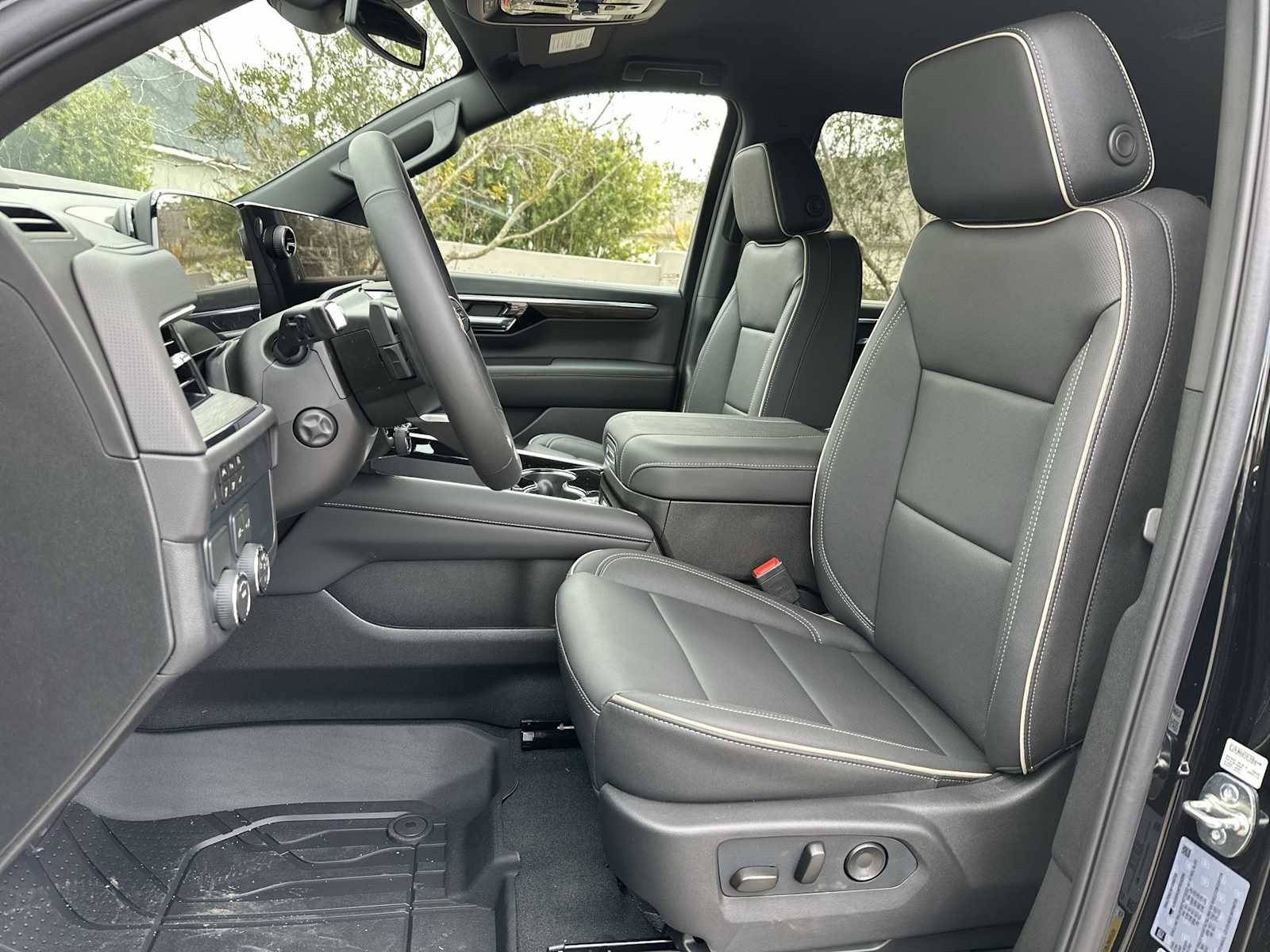 New 2026 Chevrolet Suburban Premier image 15