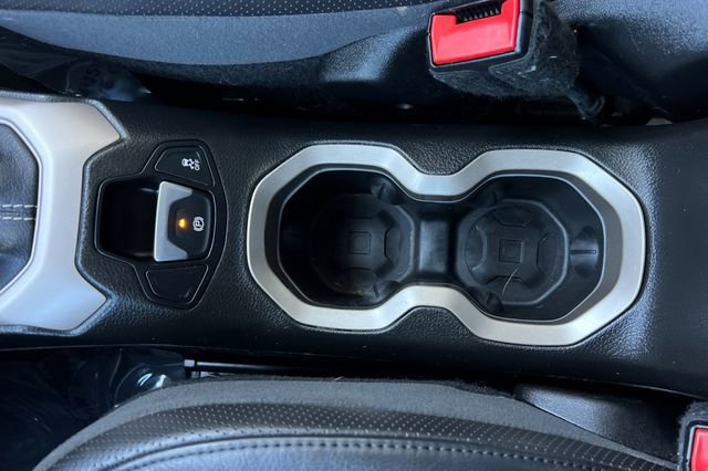 Used 2017 Jeep Renegade Limited image 38