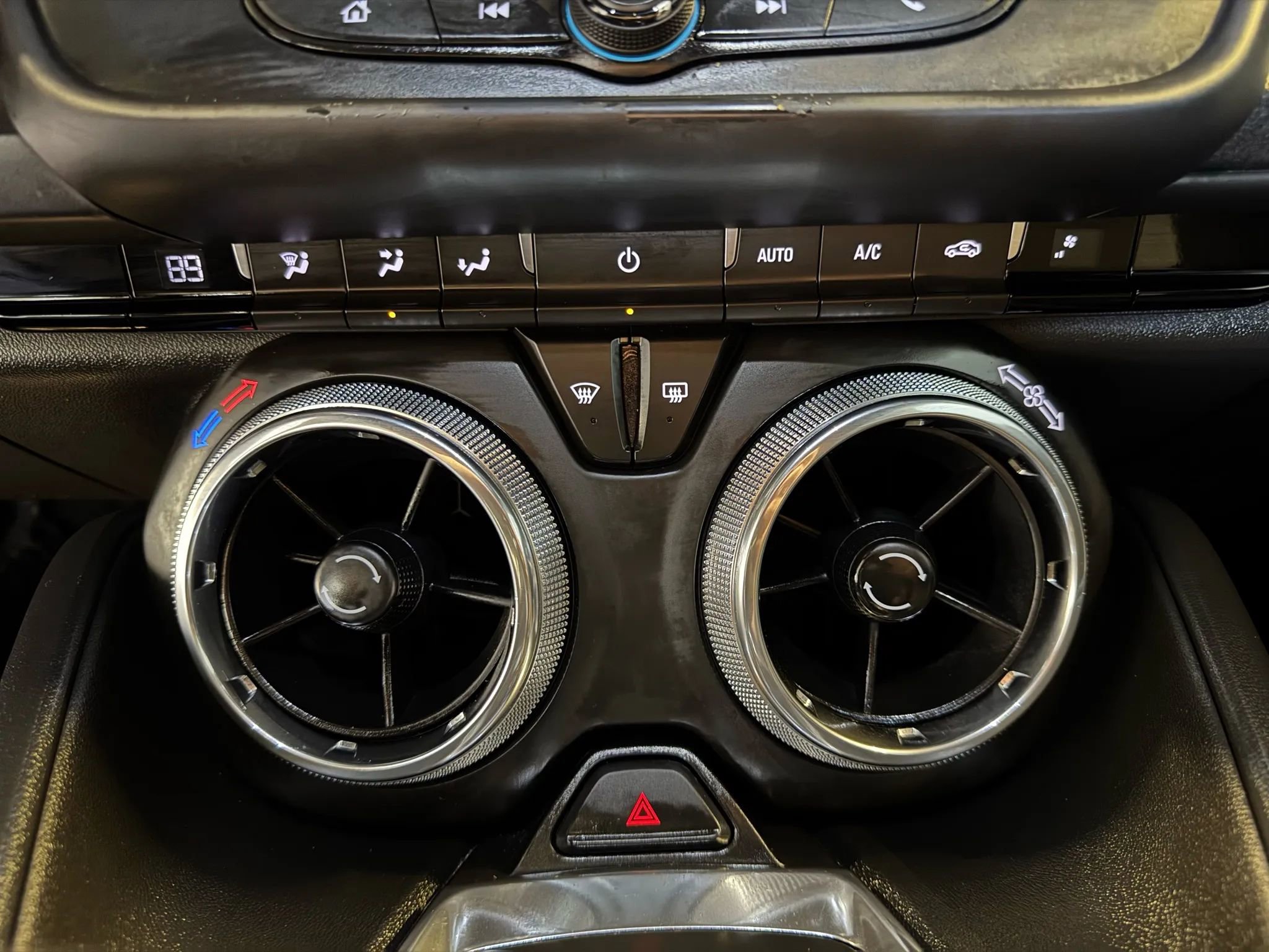 Used 2018 Chevrolet Camaro LT w/ RS Package image 16