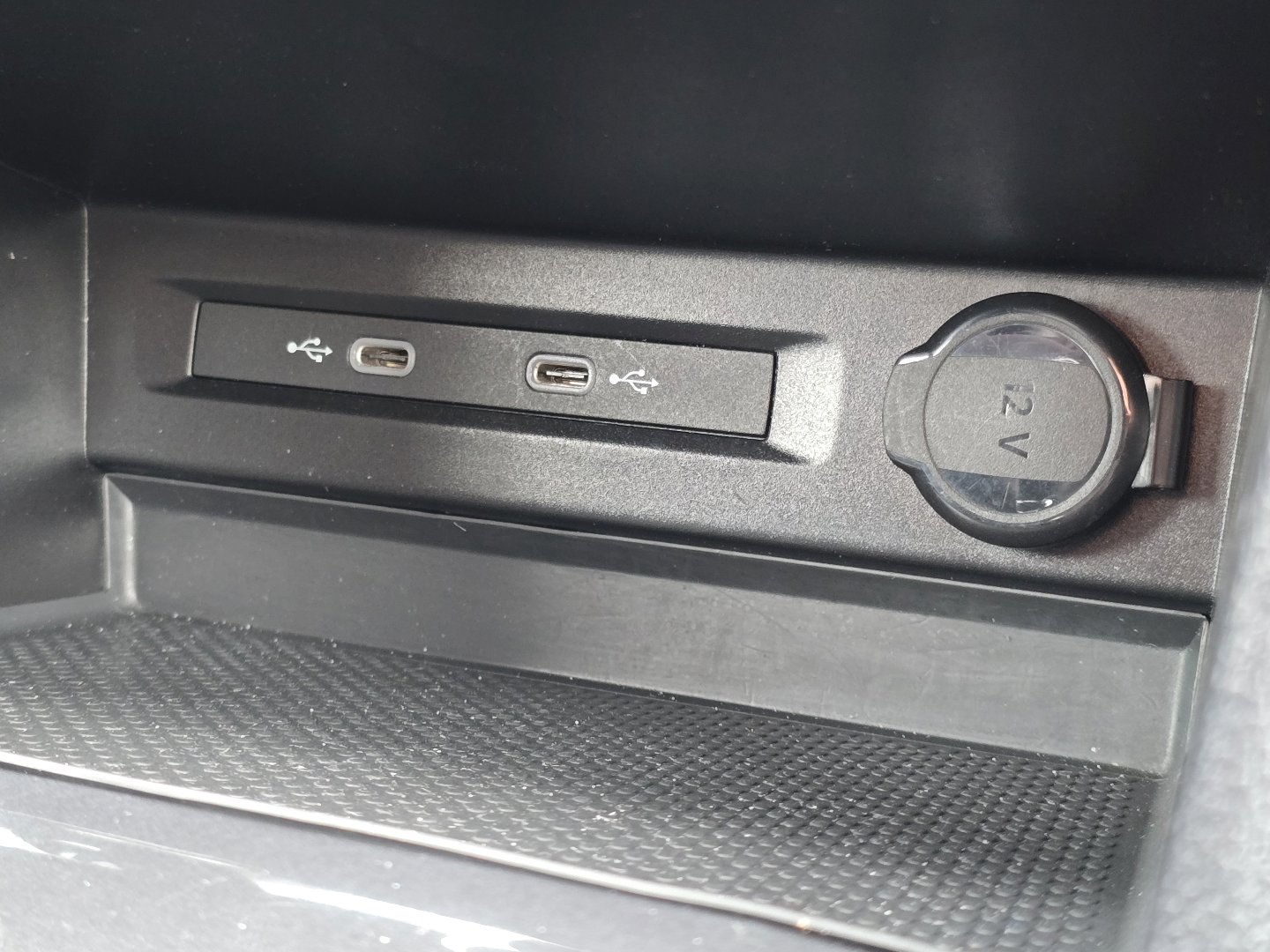 Used 2024 Volkswagen Tiguan S image 8