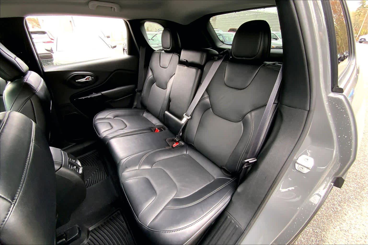 Used 2023 Jeep Cherokee Altitude Lux AWD/4WD image 21