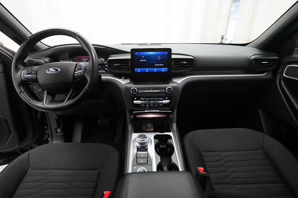 Used 2020 Ford Explorer XLT w/ Class III Trailer Tow Package image 5