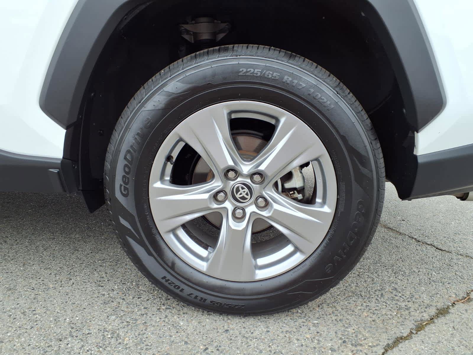 Certified 2024 Toyota RAV4 XLE FWD image 9