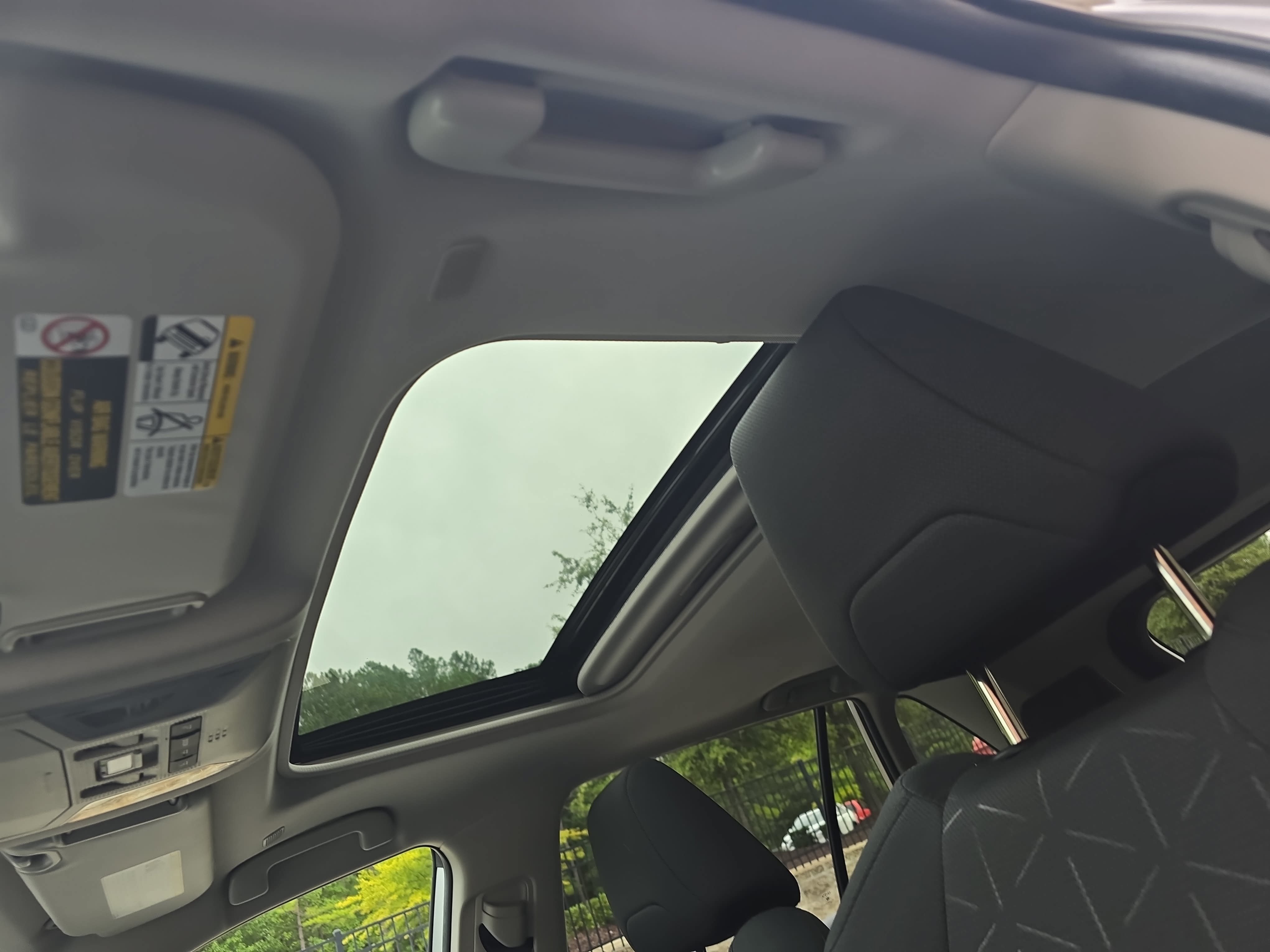 Used 2025 Toyota RAV4 XLE w/ Convenience Package FWD image 30