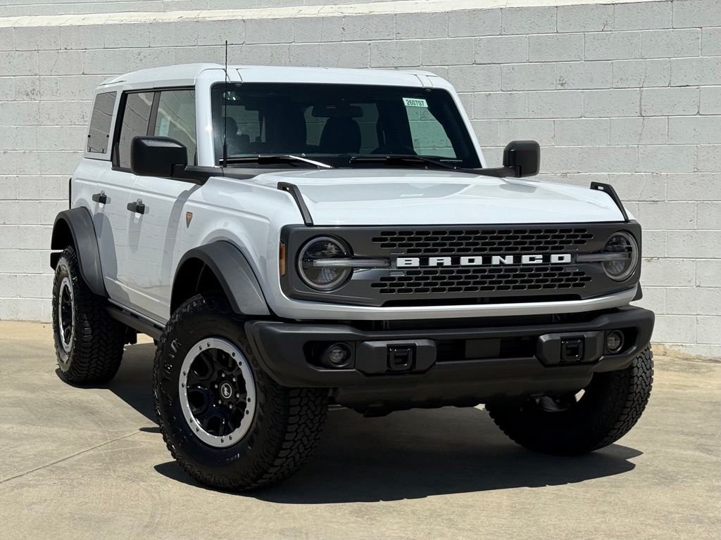 New 2026 Ford Bronco Badlands w/ Sasquatch Package AWD/4WD image 2