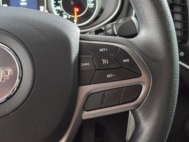 Used 2021 Jeep Cherokee Latitude FWD image 32