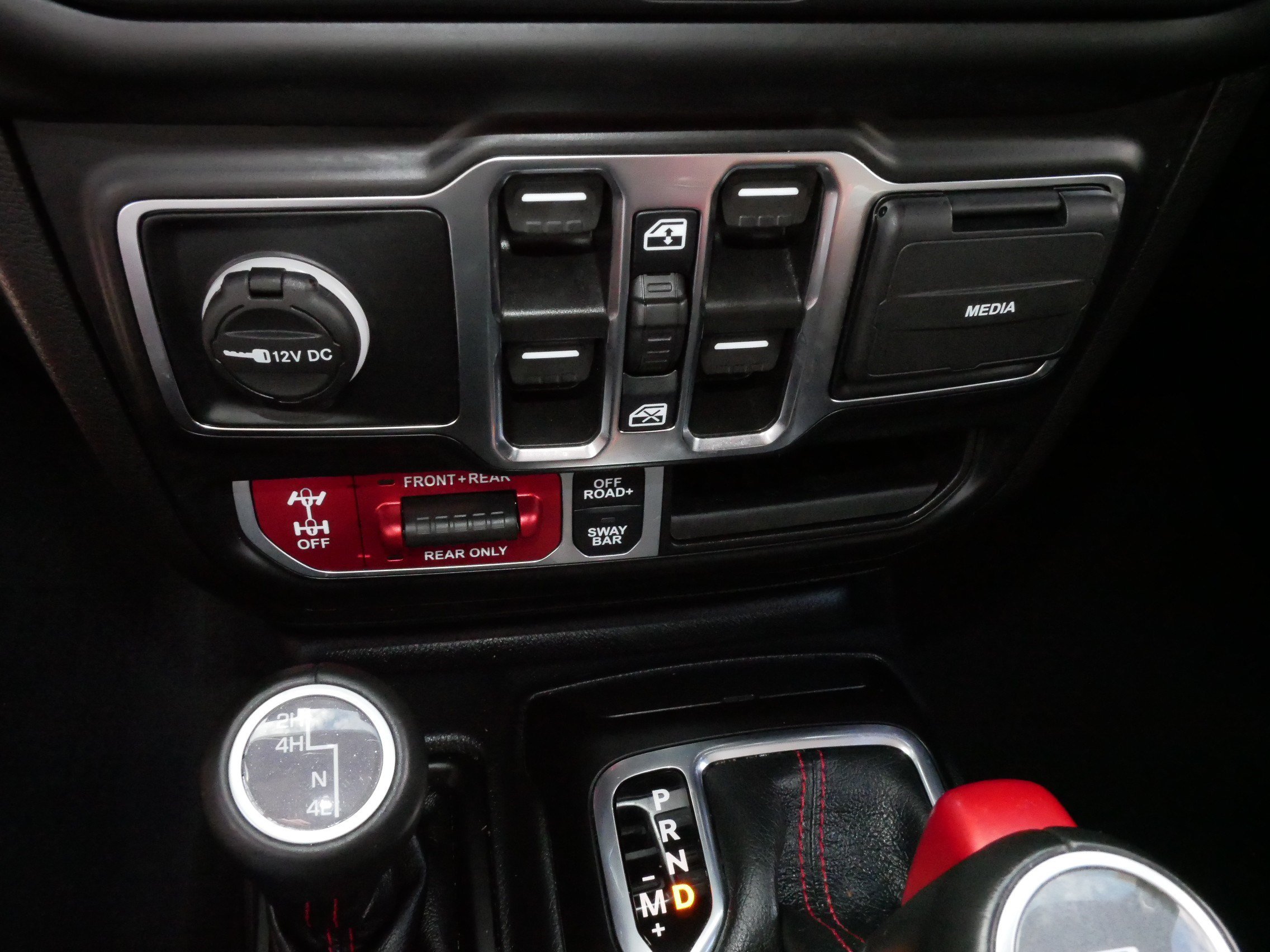 Used 2022 Jeep Gladiator Rubicon w/ Cold Weather Group AWD/4WD image 30