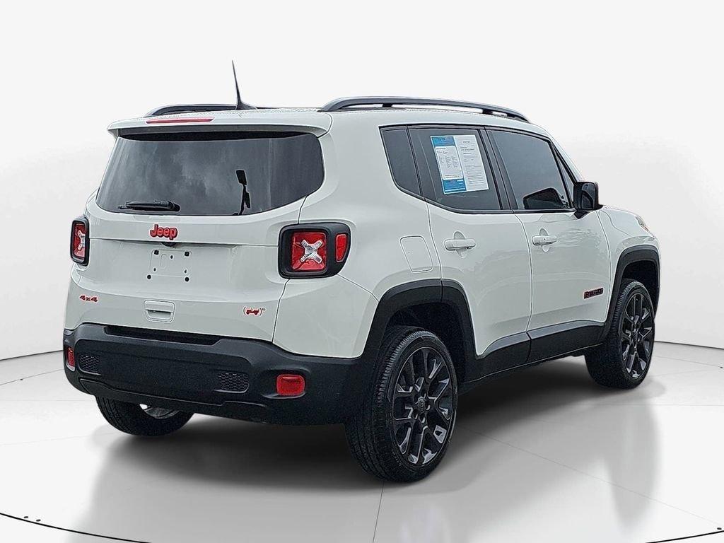 Used 2023 Jeep Renegade Latitude w/ Sun/Sound Group AWD/4WD image 6