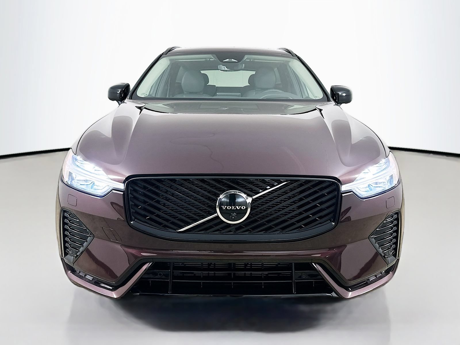 New 2026 Volvo XC60 B5 Ultra w/ Protection Package Premier AWD/4WD image 2