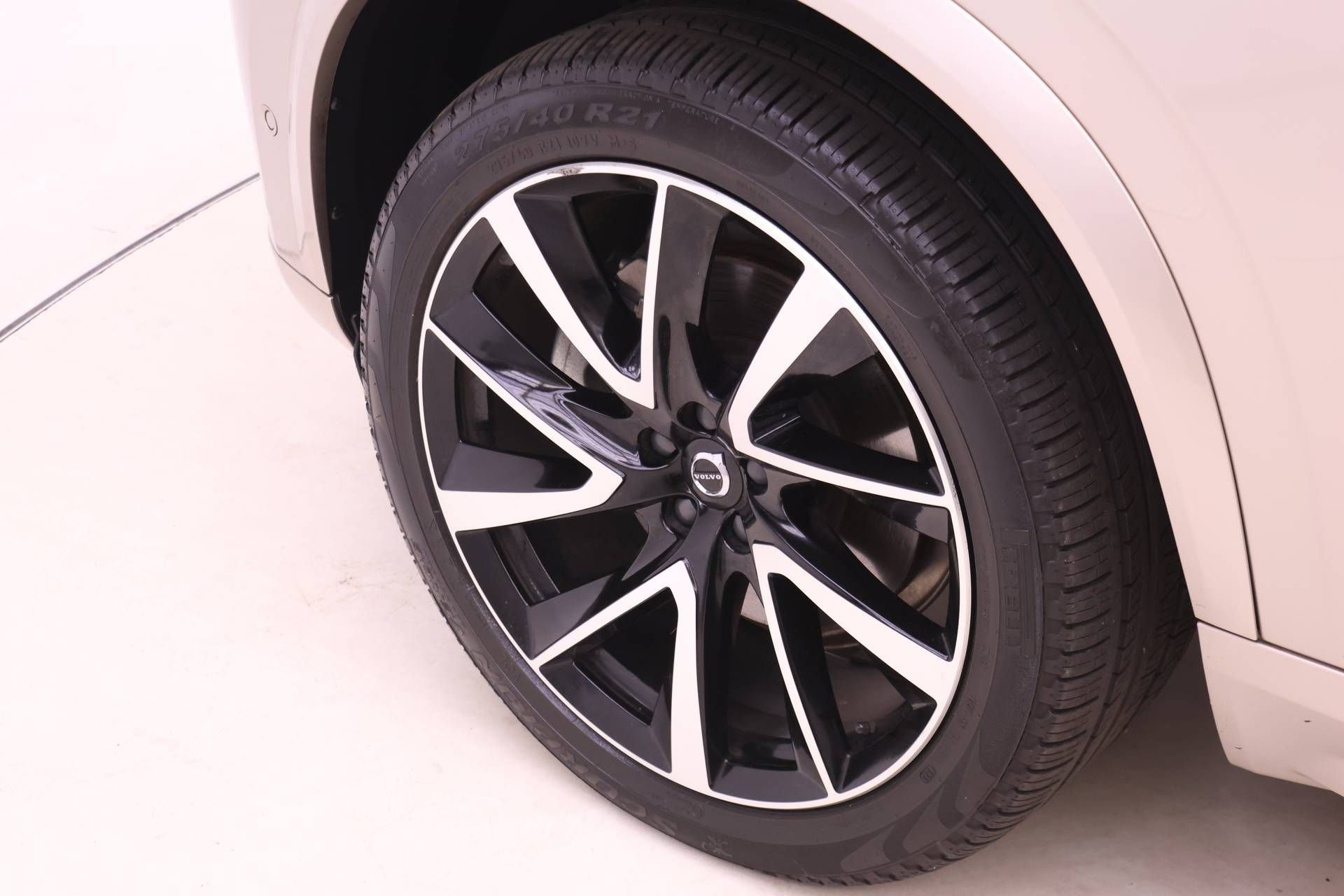Certified 2023 Volvo XC90 B6 Plus w/ Protection Package Premier AWD/4WD image 21
