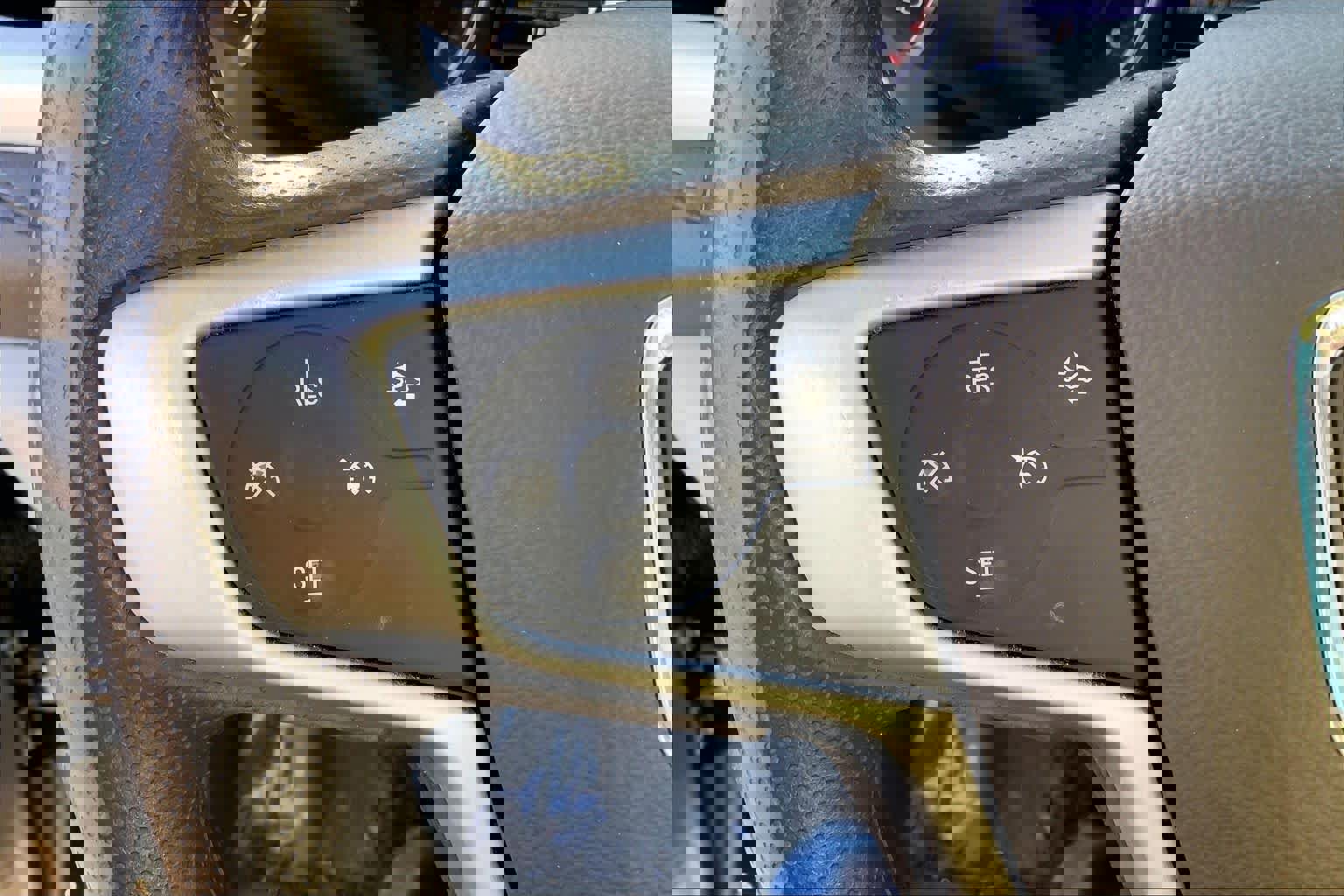 Used 2023 GMC Acadia SLE w/ Driver Convenience Package image 23