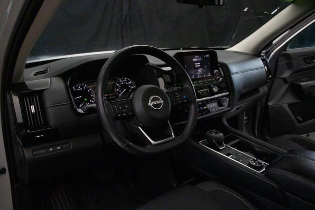 Used 2023 Nissan Pathfinder SV w/ SV Premium Package image 26