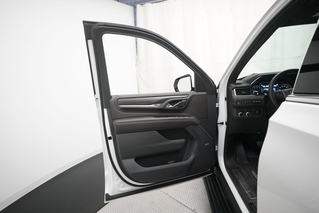 Used 2021 GMC Yukon Denali w/ Denali Premium Package AWD/4WD image 29