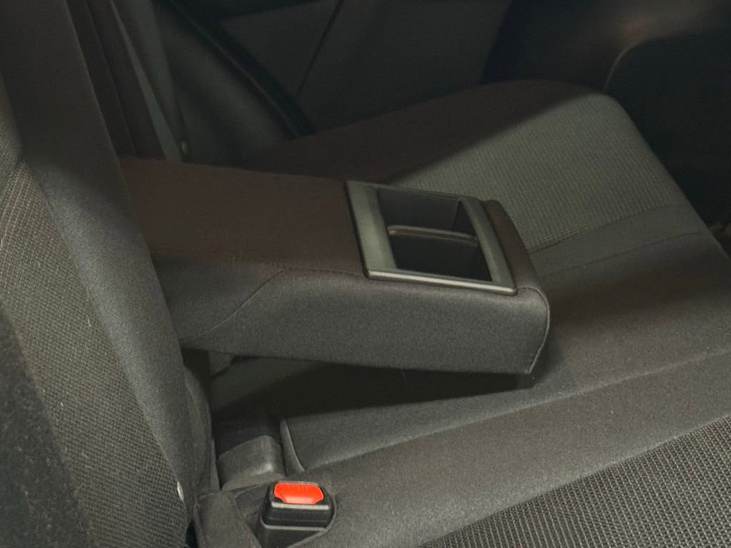 Used 2018 Toyota RAV4 XLE image 21