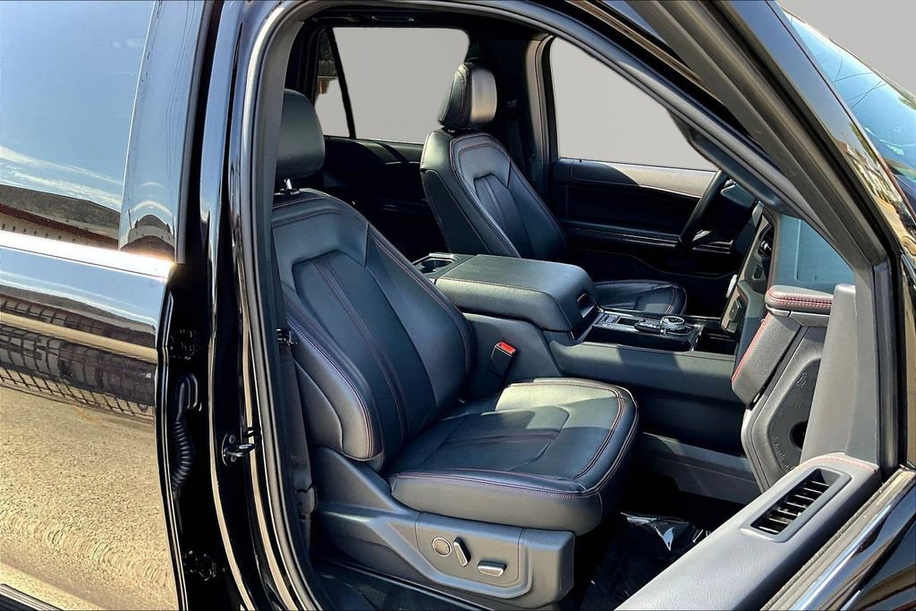Used 2024 Ford Expedition Limited RWD image 32
