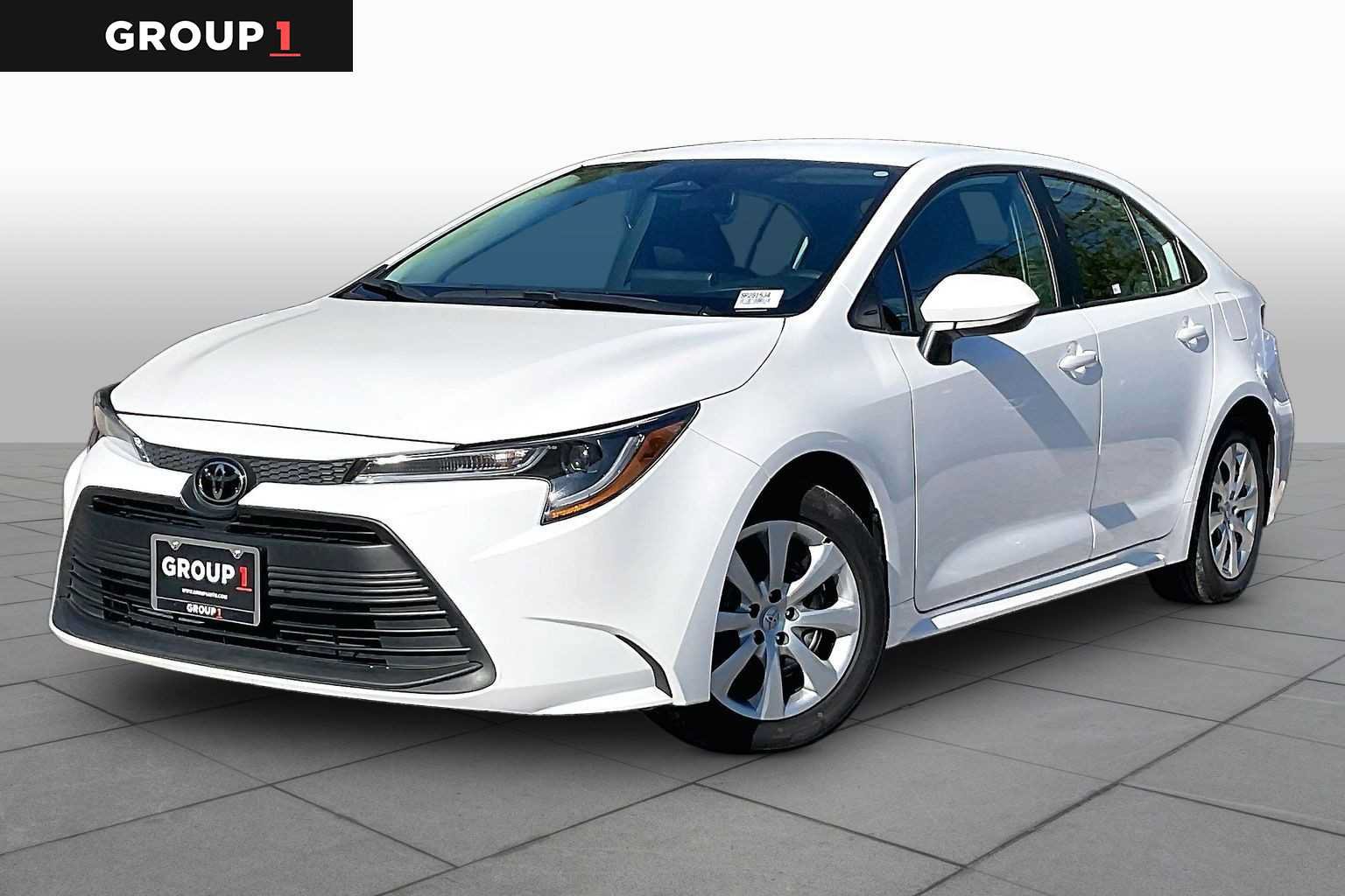 Used 2025 Toyota Corolla LE FWD image 1