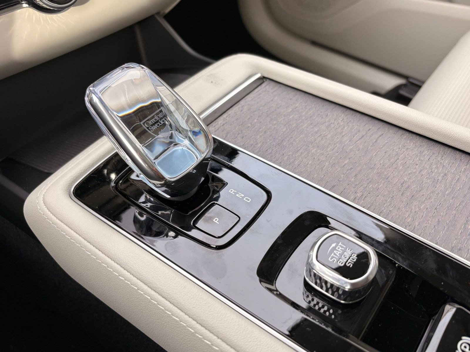 New 2026 Volvo XC90 T8 Ultra w/ Protection Package image 16