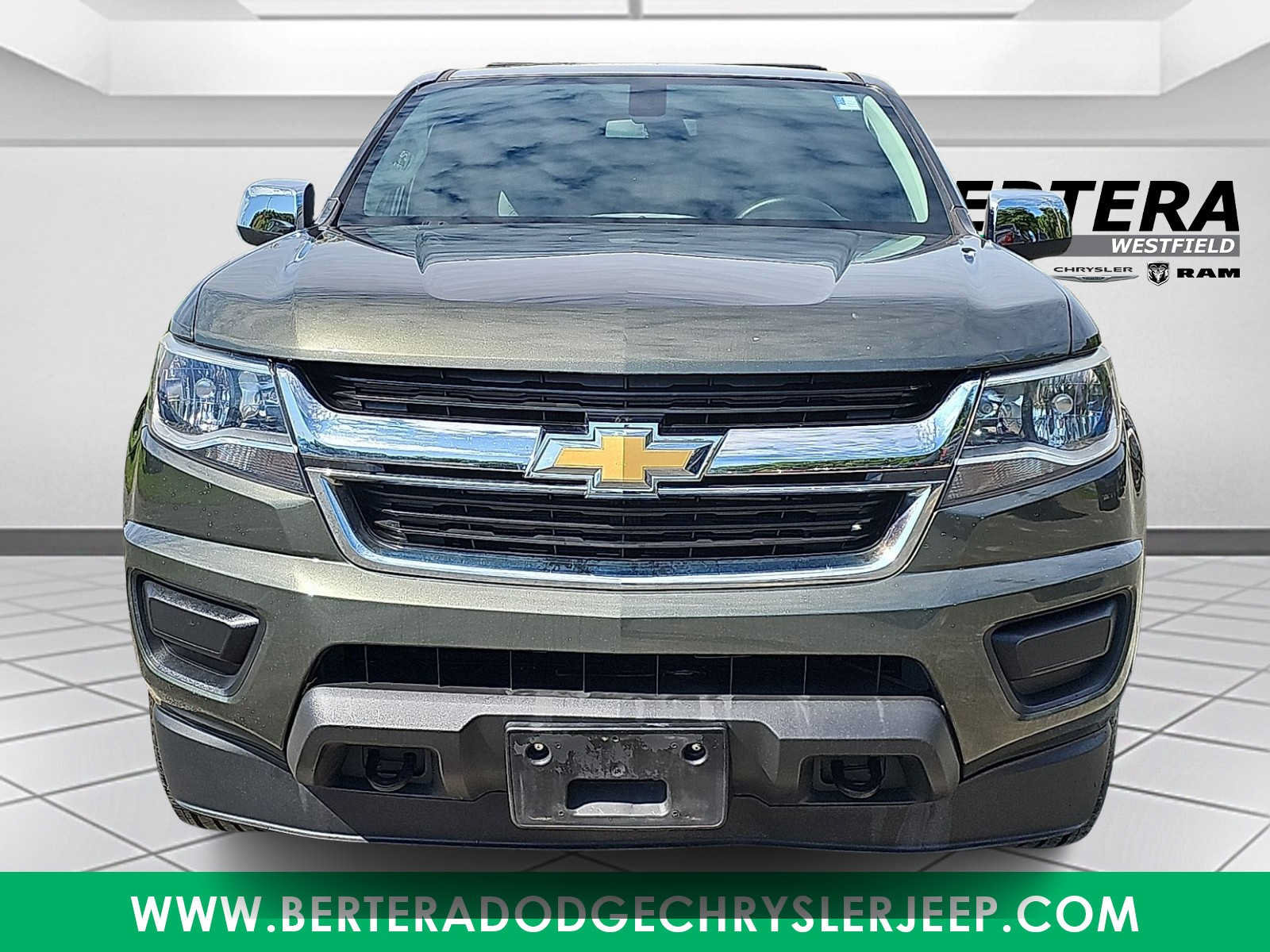 Used 2018 Chevrolet Colorado W/T AWD/4WD image 2