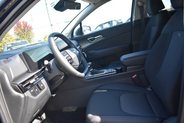 New 2027 Kia Sportage LX FWD image 24