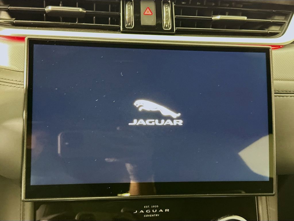 Used 2024 Jaguar F-PACE SVR AWD/4WD image 15