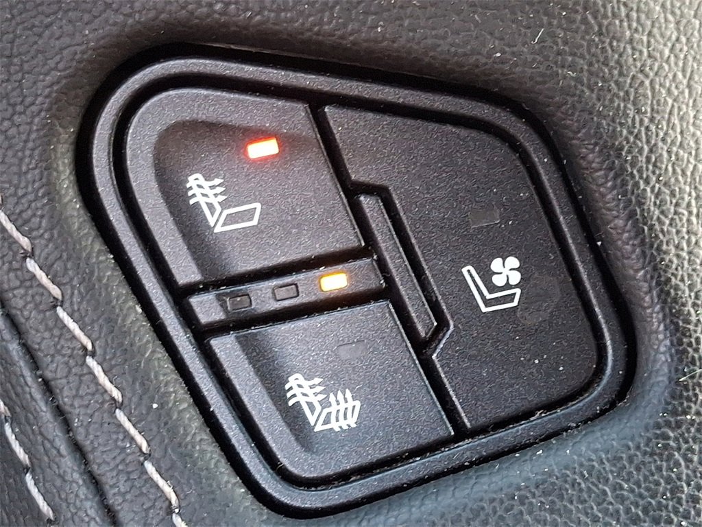 Certified 2018 GMC Yukon XL SLT image 24