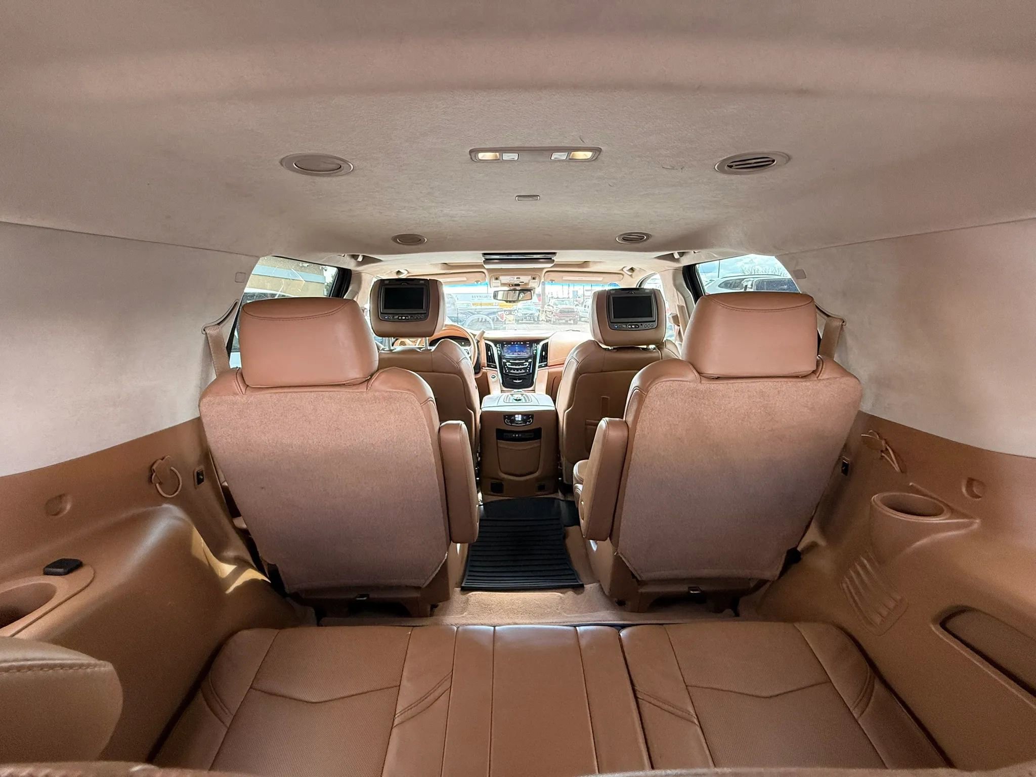Used 2015 Cadillac Escalade Platinum AWD/4WD image 18