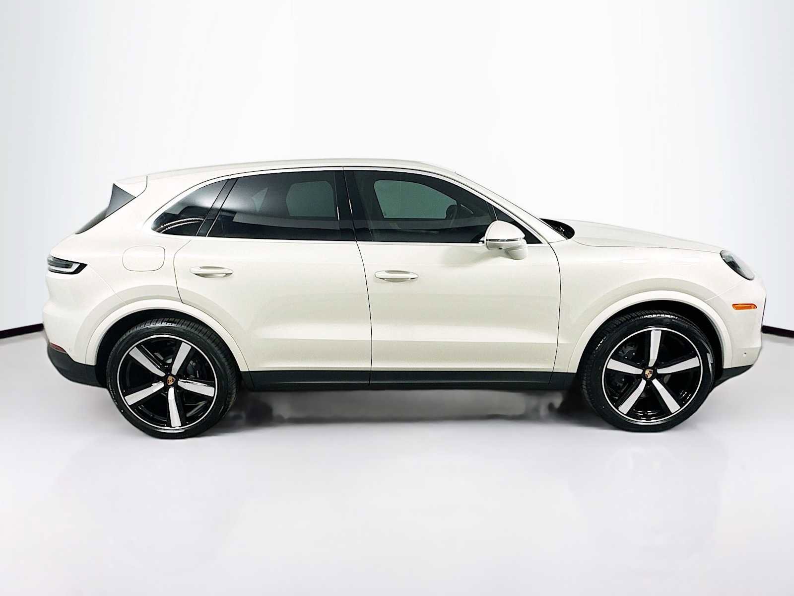 New 2025 Porsche Cayenne image 8