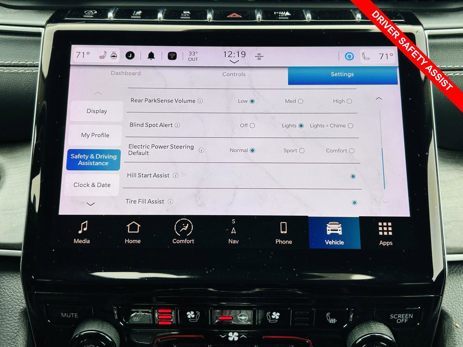 Used 2022 Jeep Grand Cherokee L Limited w/ Luxury Tech Group II image 12