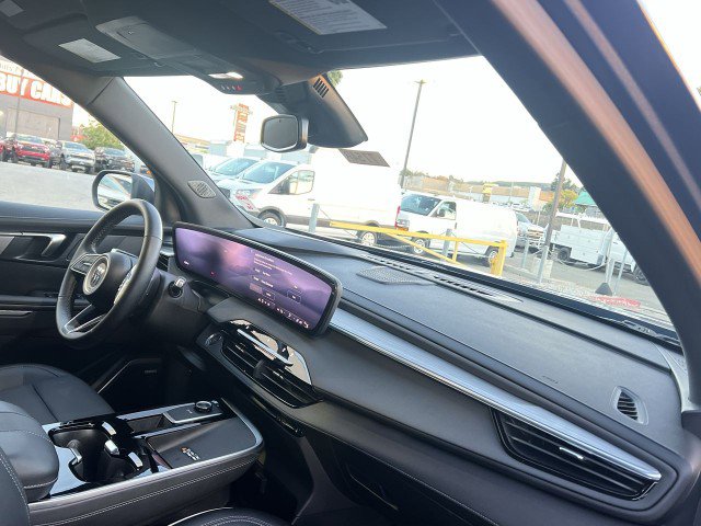 Used 2025 Buick Enclave Preferred image 28