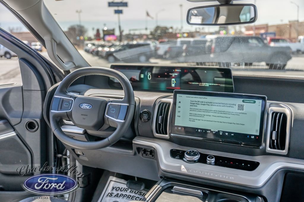 Used 2025 Ford Expedition Active image 15