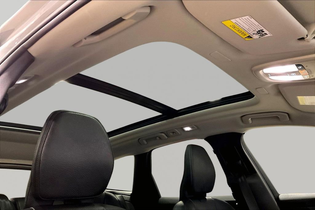 Certified 2024 Volvo XC60 B5 Plus w/ Climate Package AWD/4WD image 27