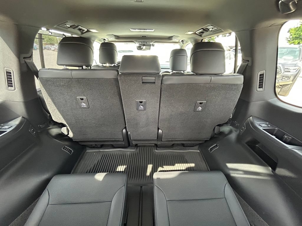Used 2024 Lexus LX 600 F Sport AWD/4WD image 18