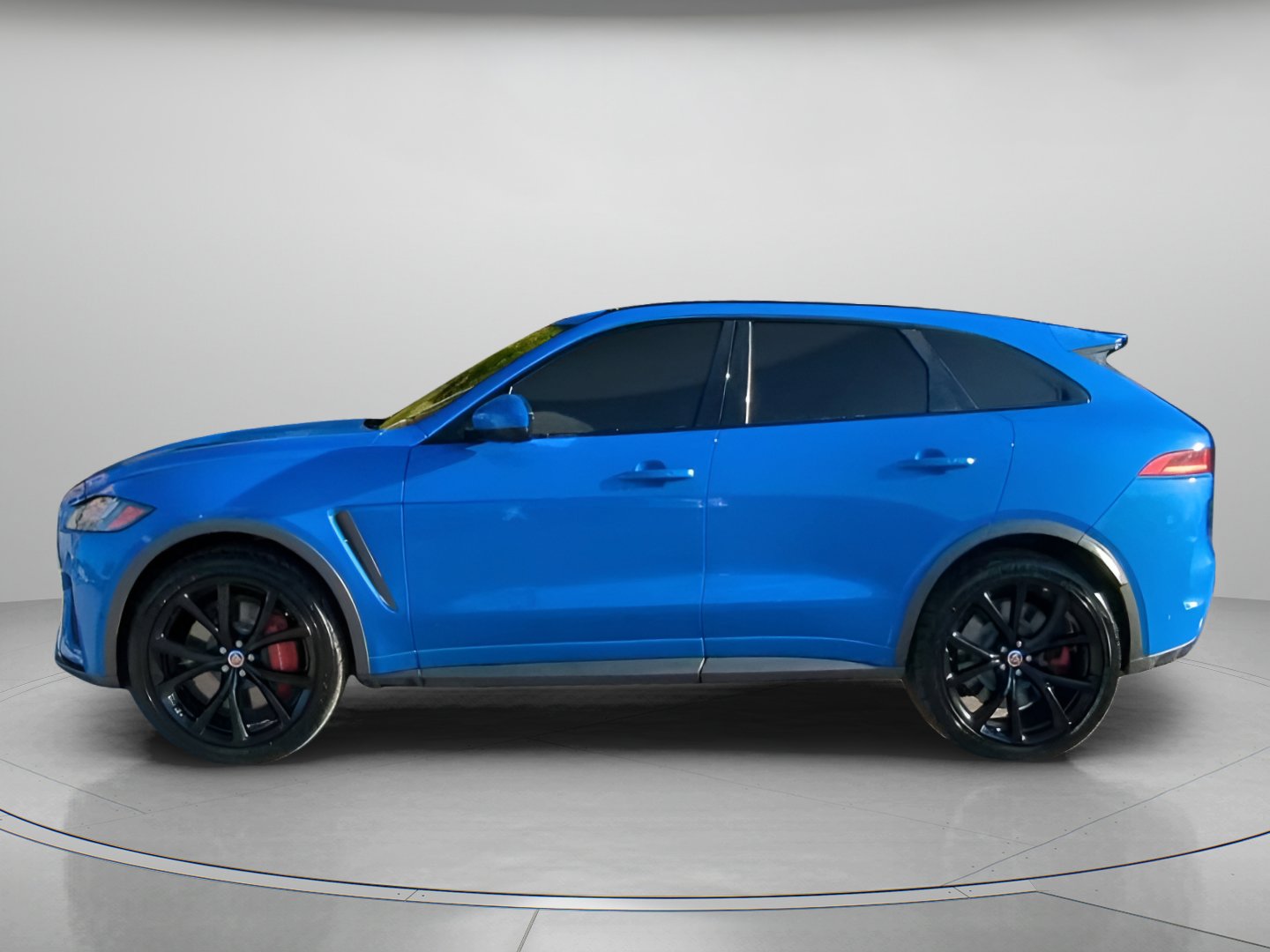 Used 2020 Jaguar F-PACE SVR image 15
