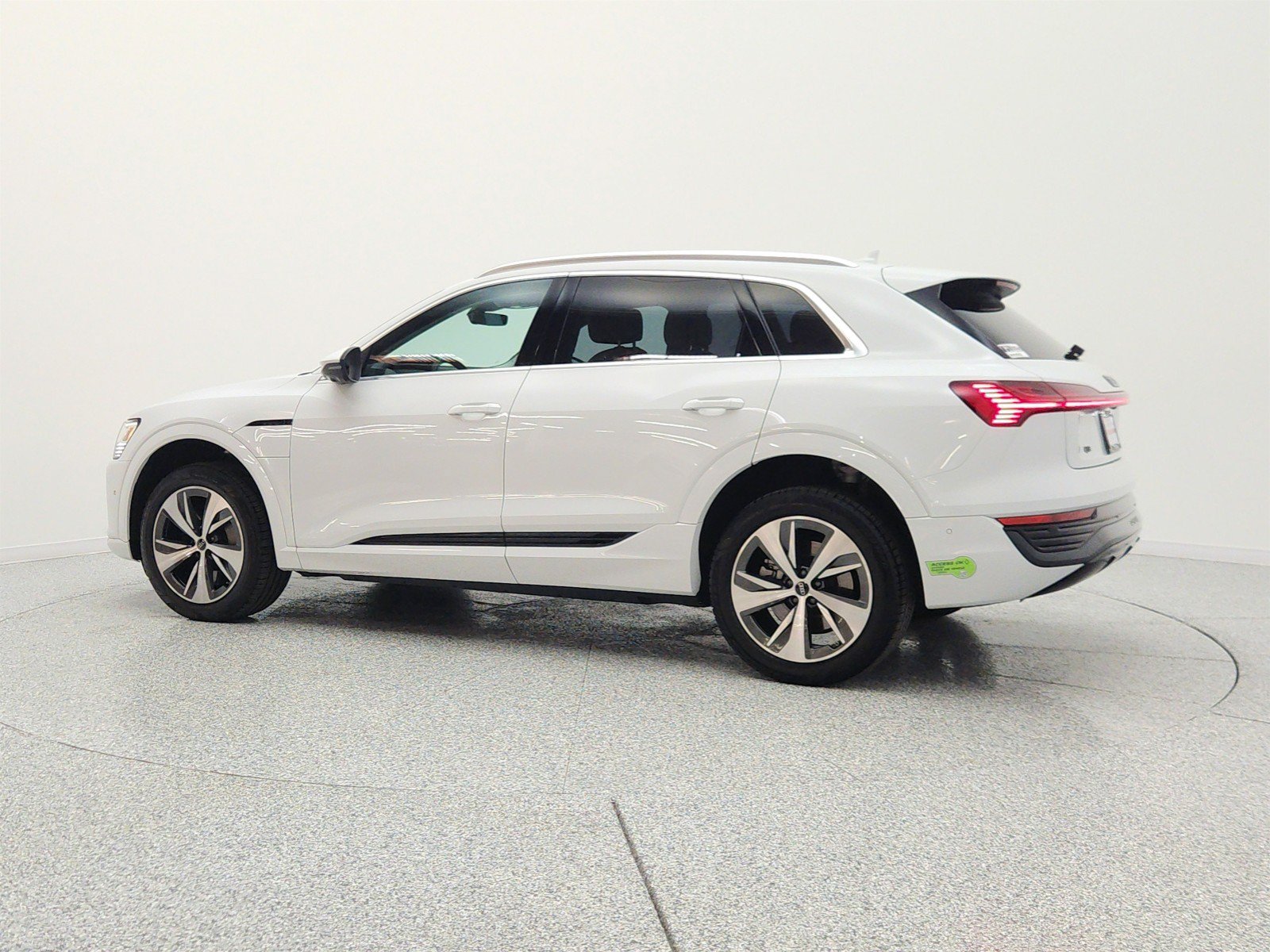 Used 2024 Audi Q8 e-tron Premium Plus w/ Premium Plus Package AWD/4WD image 8