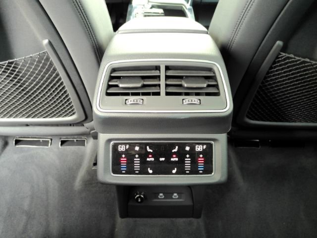 Used 2022 Audi e-tron Premium Plus AWD/4WD image 30