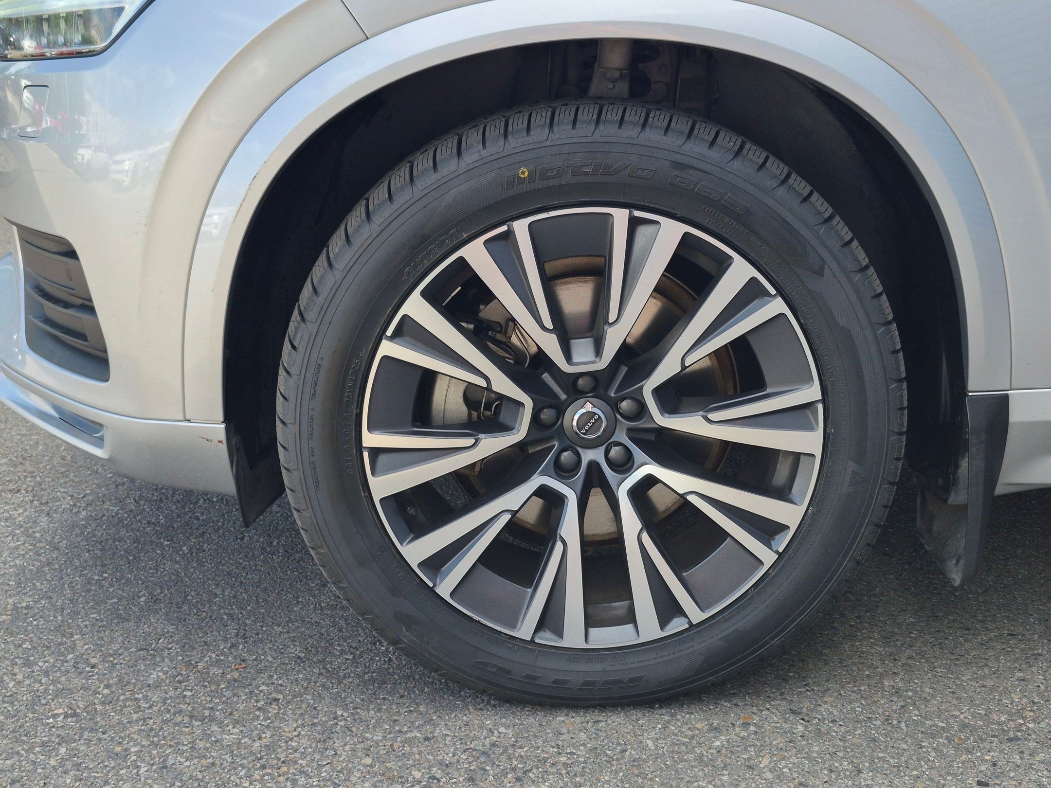 Used 2021 Volvo XC90 T5 Momentum w/ Advanced Package AWD/4WD image 11
