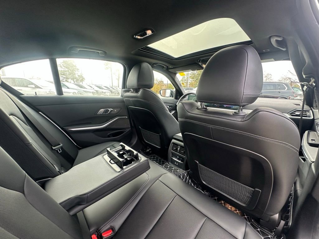 Certified 2023 BMW 330i Sedan w/ M Sport Package image 27
