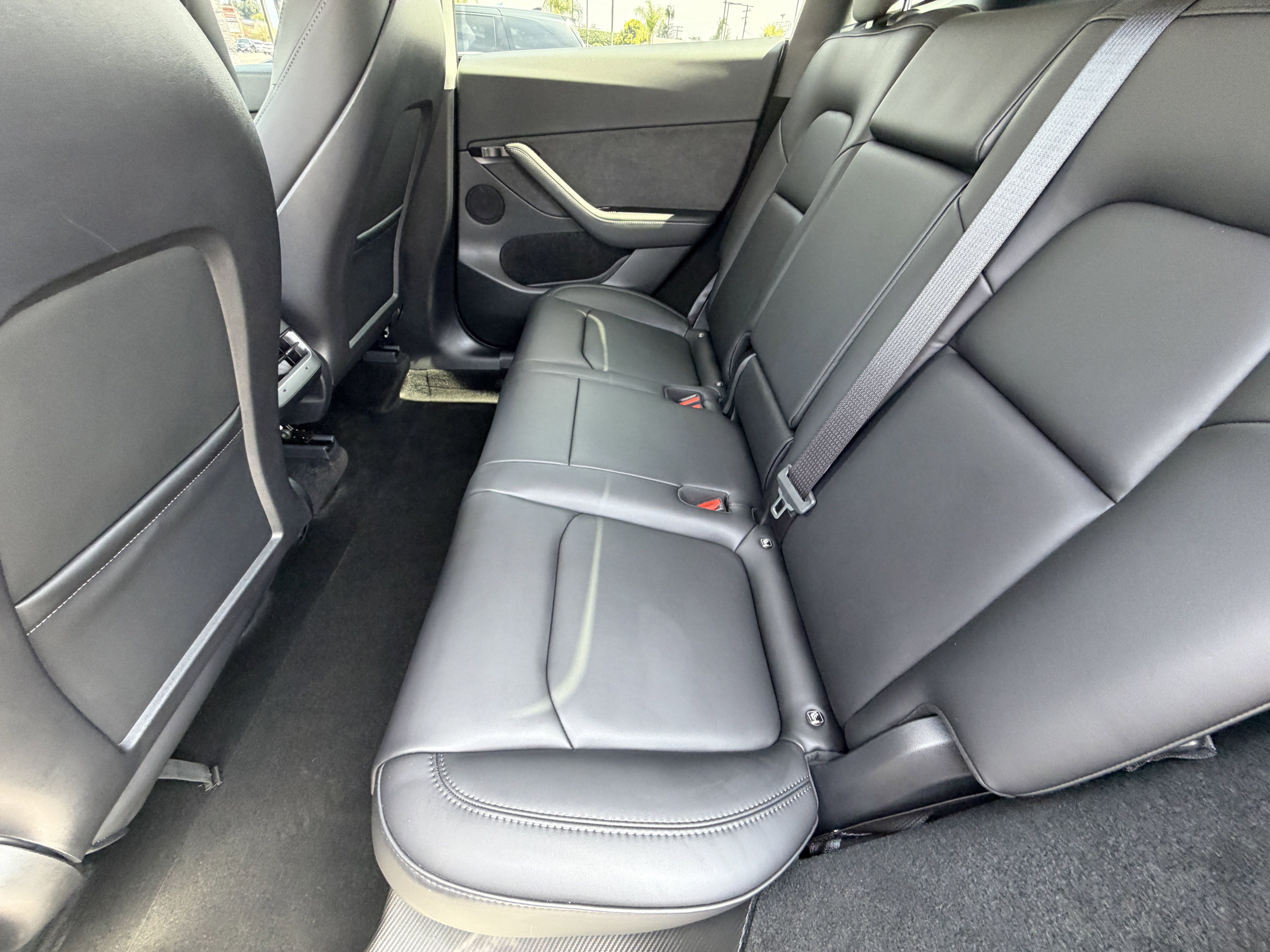 Used 2024 Tesla Model Y Long Range RWD image 25