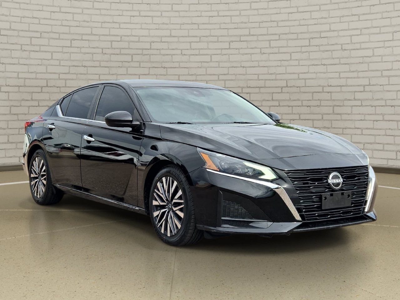 Certified 2023 Nissan Altima 2.5 SV FWD image 3